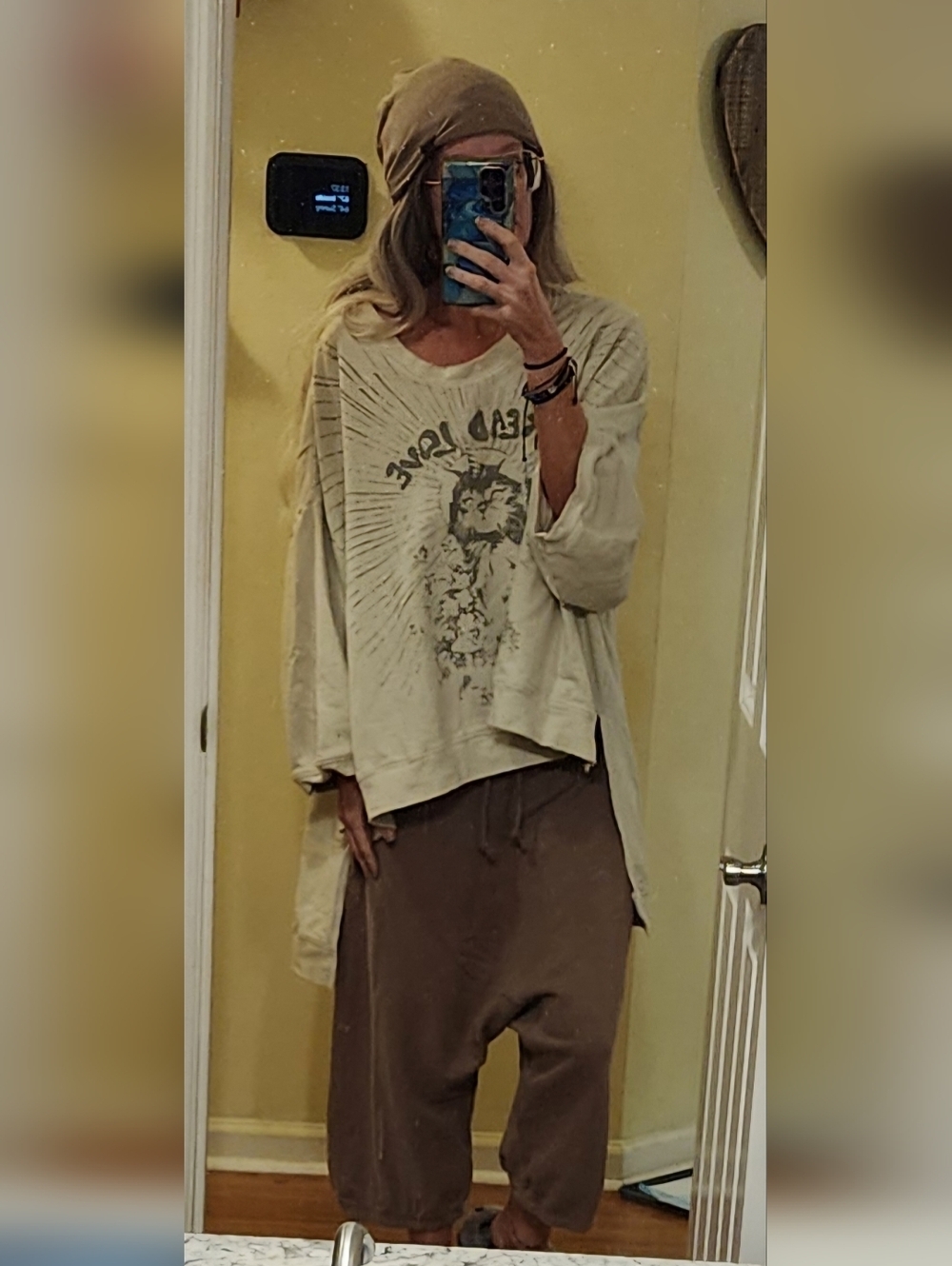 NWOT!!! 😍 Magnolia Pearl Spread Love Francis Cat Sweatshirt